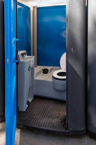 Best Portable restroom trailer rental  in Edgewood, OH